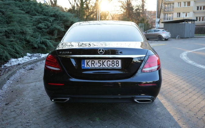 Mercedes-Benz Klasa E cena 99999 przebieg: 177967, rok produkcji 2018 z Kraków małe 172